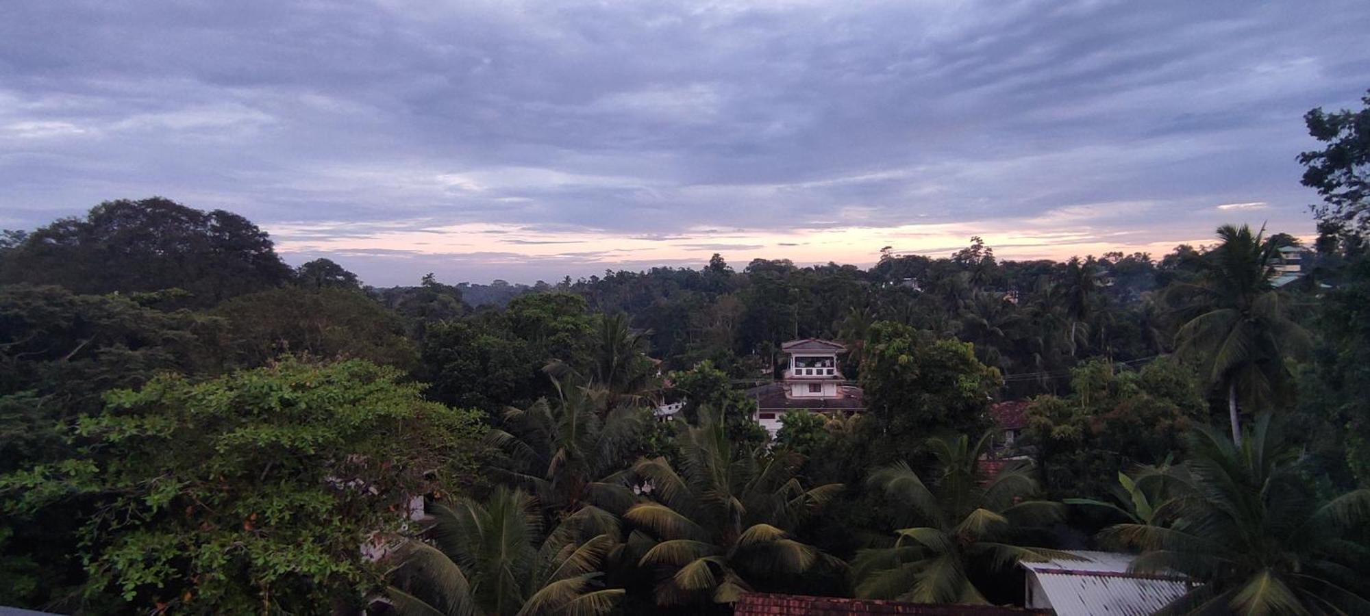 Secret Garden Hotel Hikkaduwa Esterno foto